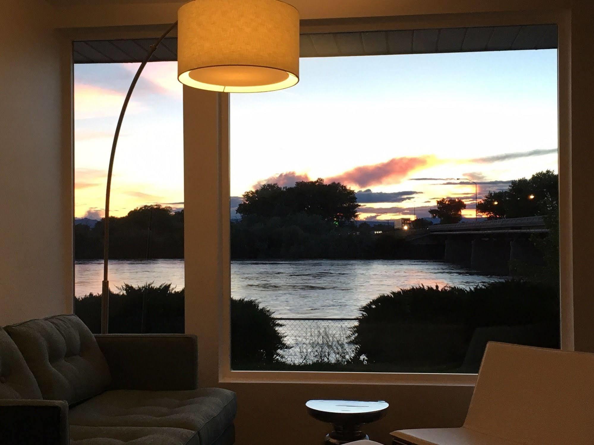 Skyfall Guestrooms Green River Eksteriør bilde